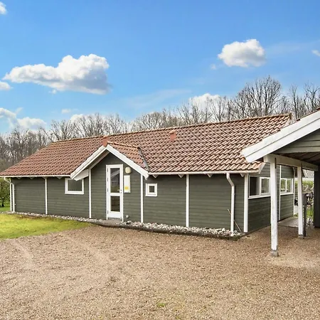 8 Person Holiday Home In Juelsminde-By Traum *